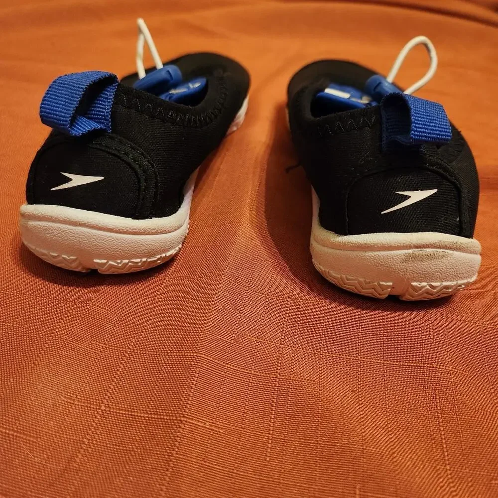 SPEEDO Blue & Black SurfWalker Pro Water Shoes kids Boys/Girl Black Size S-11/12